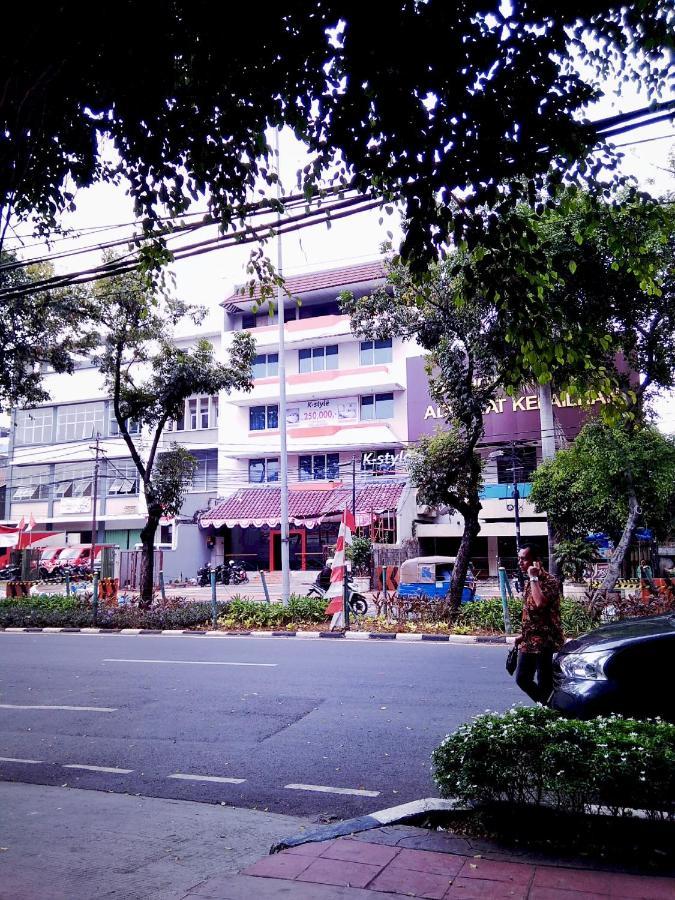K-Style Eco Hotel Jakarta Buitenkant foto